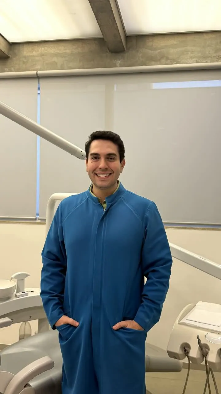 Dr. Rodrigo Mendes Fernandes, cirurgião-dentista especialista em DTM e Dor Orofacial da equipe Senso